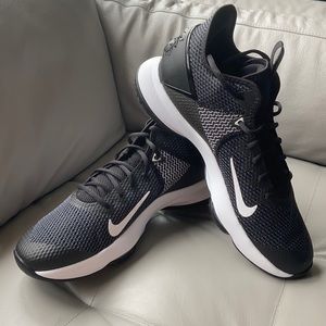 BNWT NIKE LeBron Witness 4 Basketball Shoes